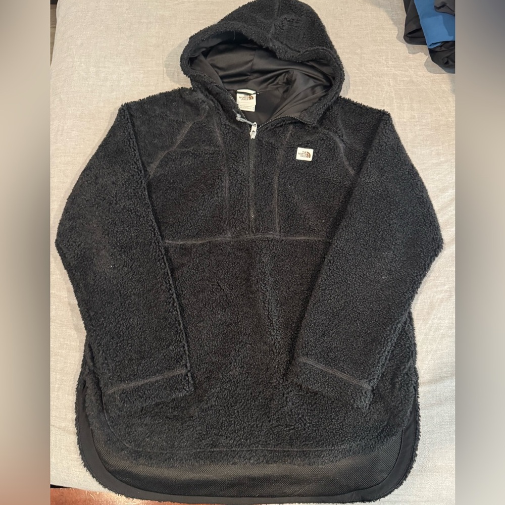 The North Face Pullover - Picture 2 of 5